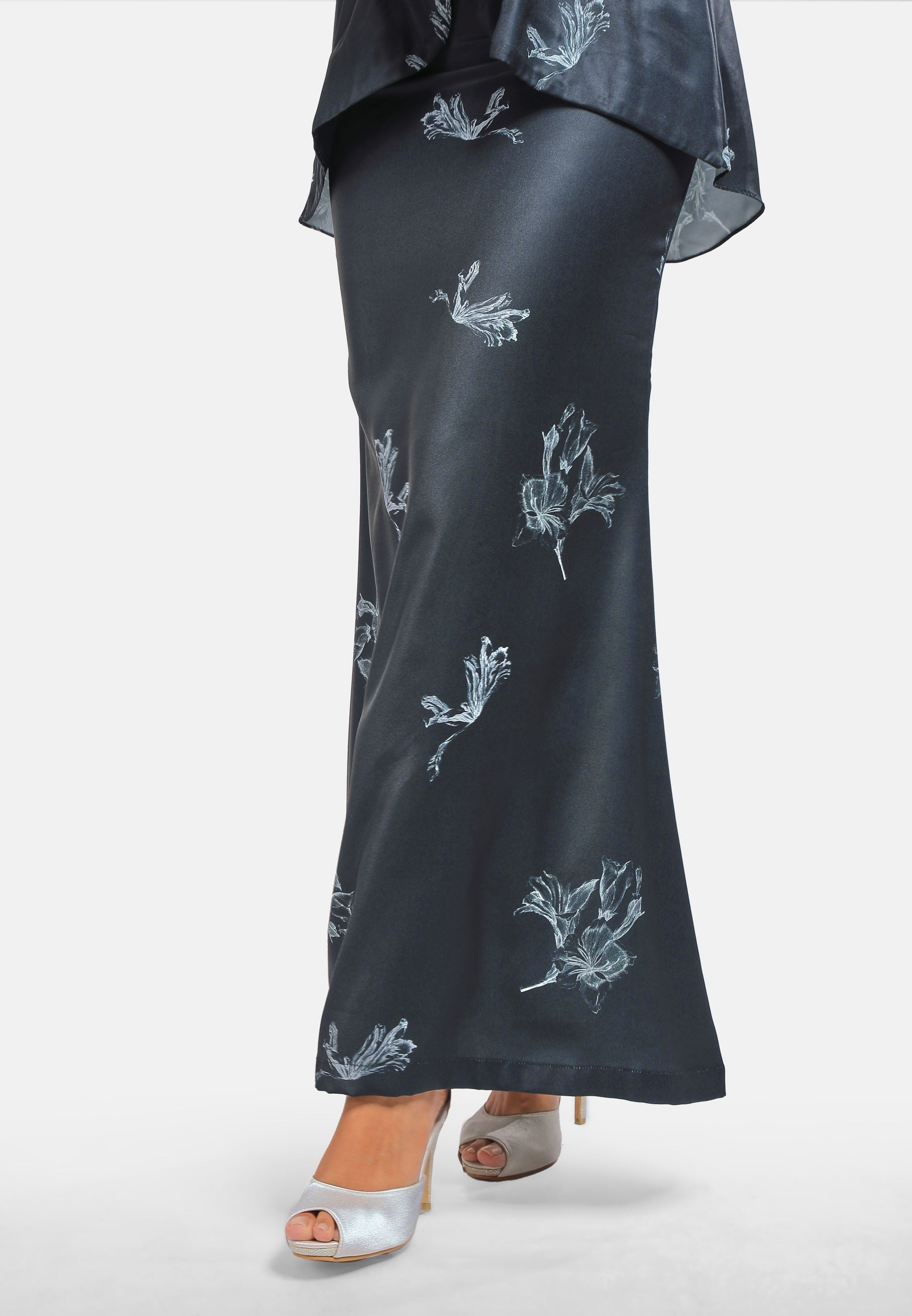 Arissa Toile Prints Baju Kurung Set - Iris in Jet Black (ARS-18022) (MD2)
